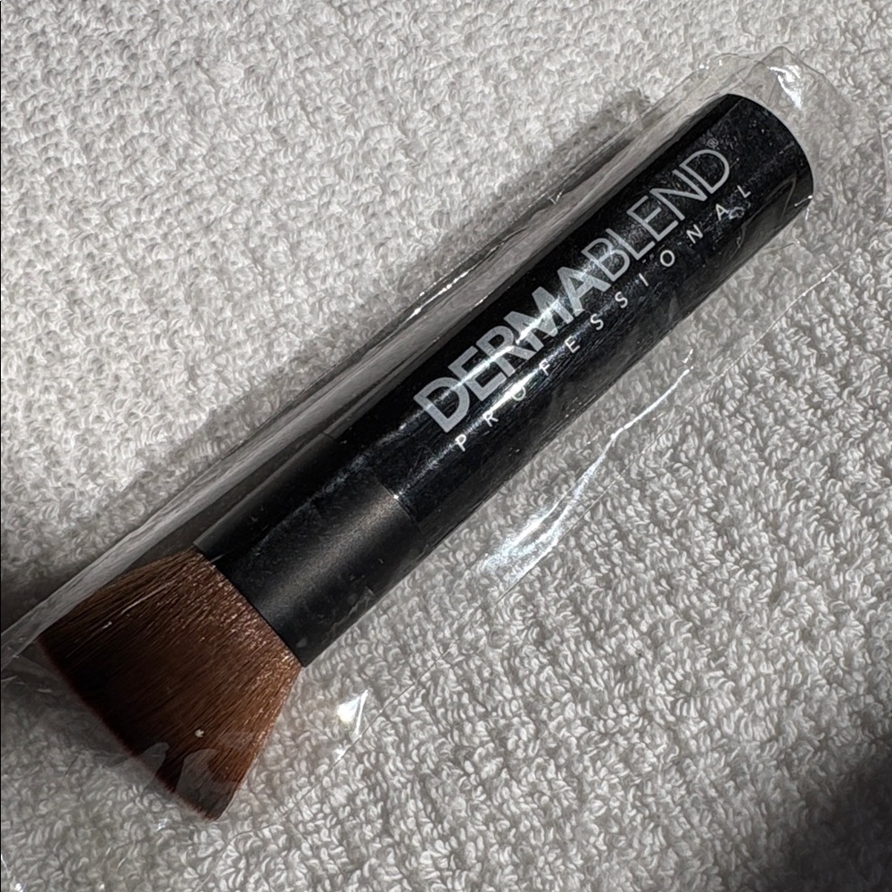 Dermablend Professional Foundation Buffing Brush
